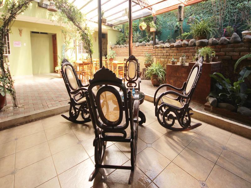 Hotel Casa De Angeles Managua Exterior photo